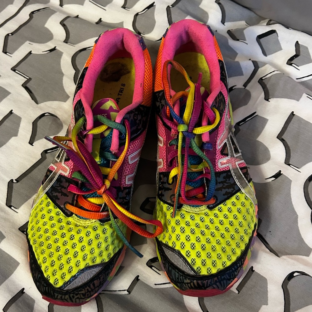 EUC ASICS Gel-Noosa Women’s sz 7 colourful shoes